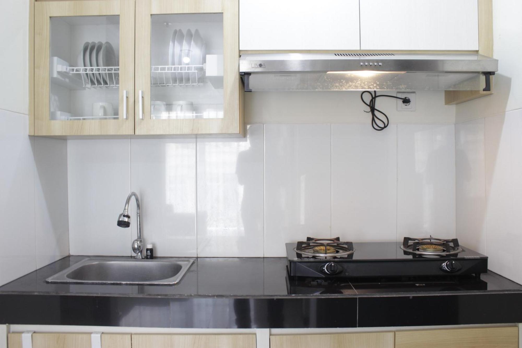 Stylish & Cozy 2br At Gateway Pasteur Near Pasteur Exit Toll By Travelio Apartemen
